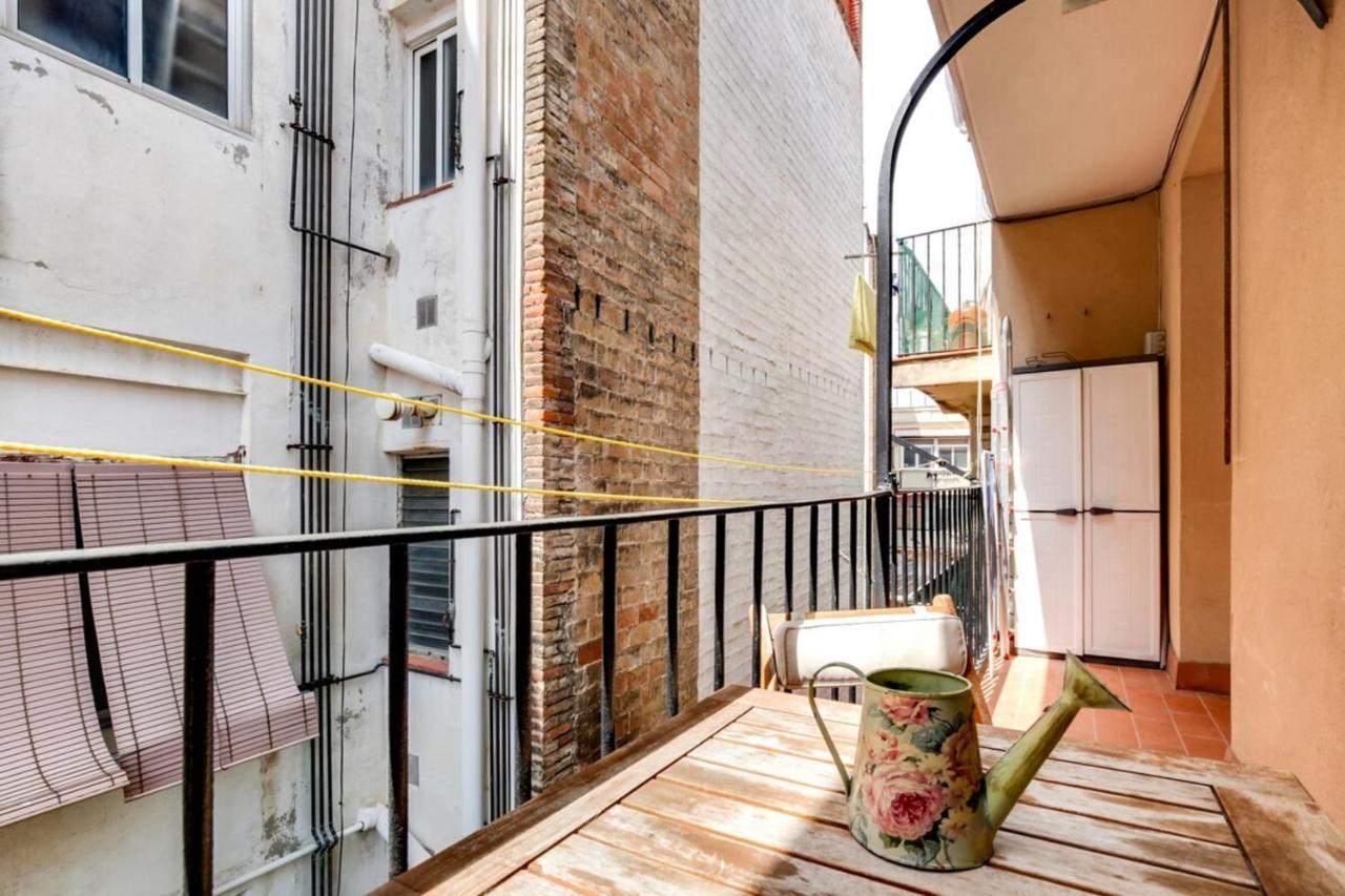 Modern 2 Bedroom Flat In Trendy Poble Sec Apartament Barcelona